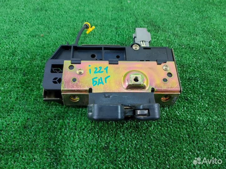 Замок крышки багажника Volvo XC90 2006