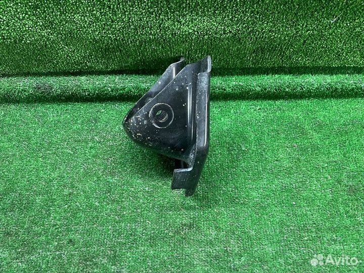 Кронштейн тяги поперечной задний правый Renault