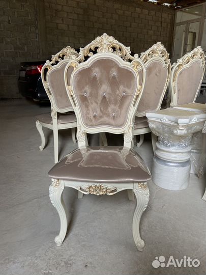 Стулья разные