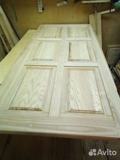 Двери из массива дерева, деревянные двери