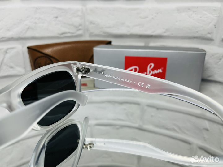 Солнцезащитные очки Ray ban новинка