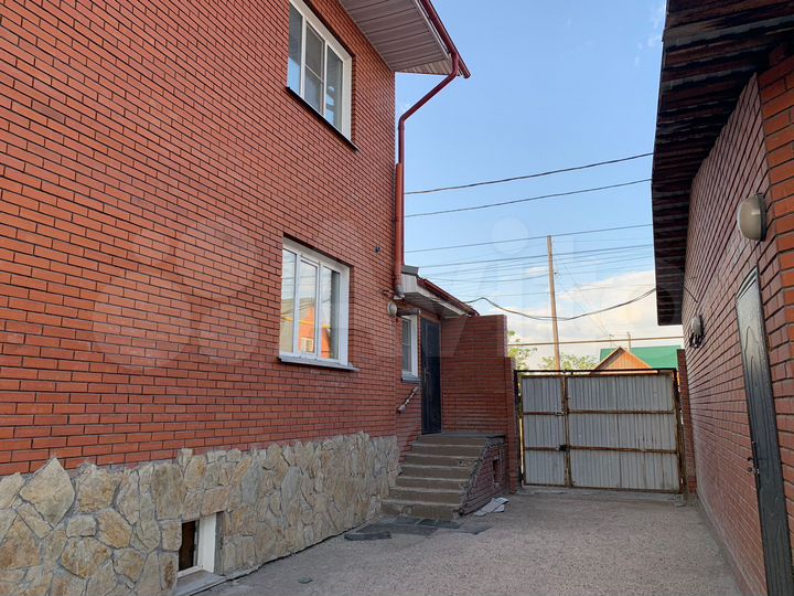 Коттедж 227,4 м² на участке 6,5 сот.