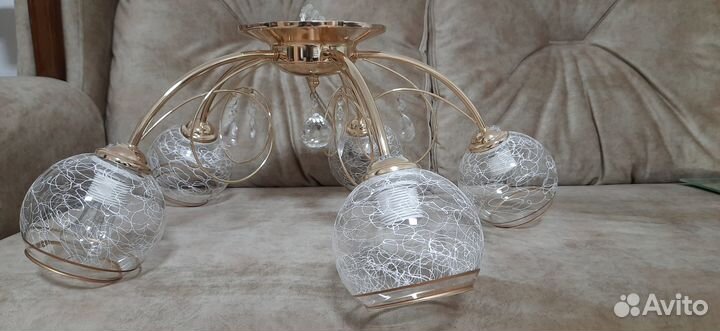 Продаю люстру