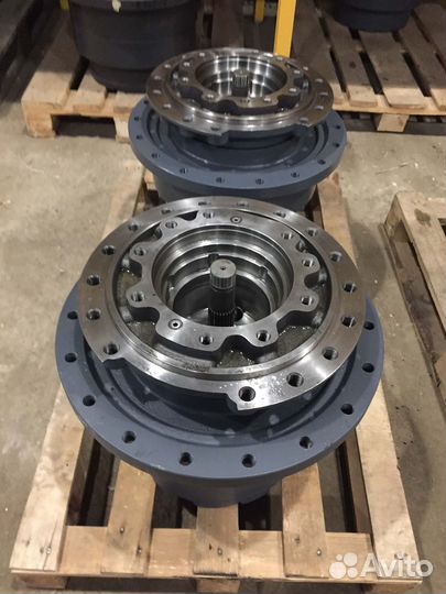 Редуктор хода hitachi ZX200-5G