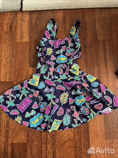 Купальники и шлёпки