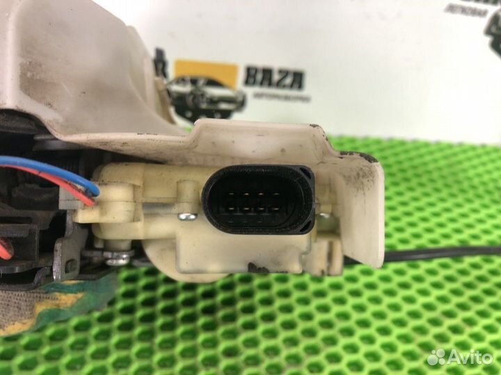 Замок двери передней правой R