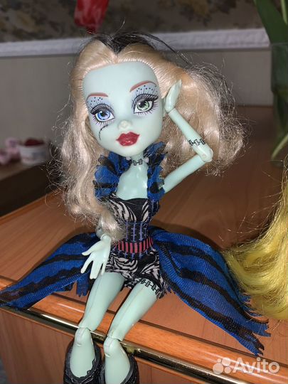 Кукла Монстер Хай laguna блю френки штейн