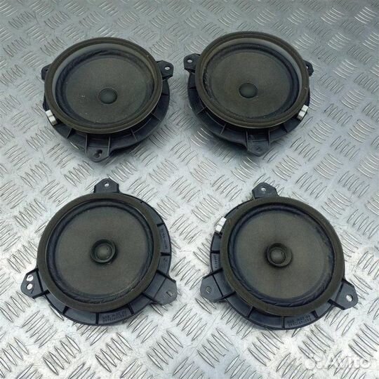 Динамик Toyota Yaris 2 1.3 2SZ 87Л.С. 2007