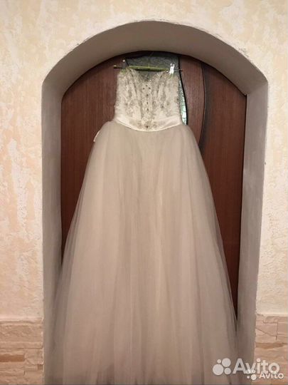 Красивое свадебное платье