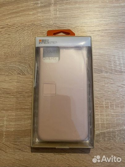 Чехлы на телефон