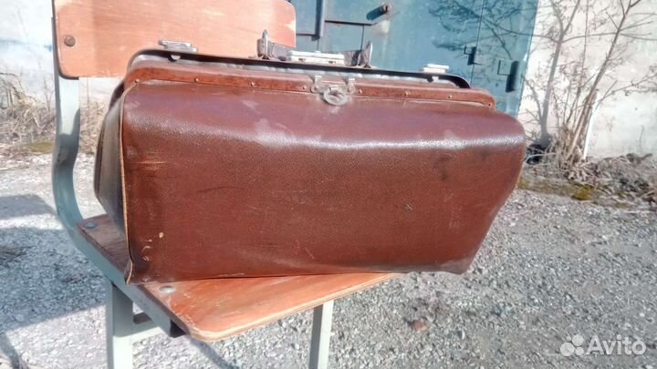 Саквояж. Настоящий, старинный. Замки работают