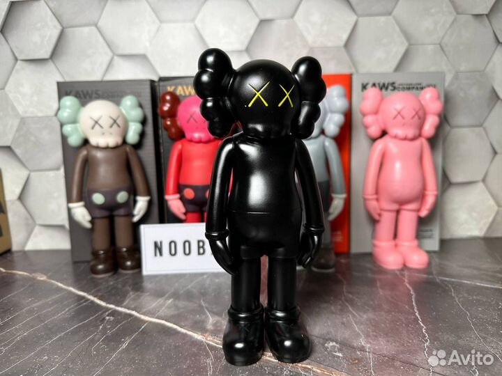 Фигурки Kaws