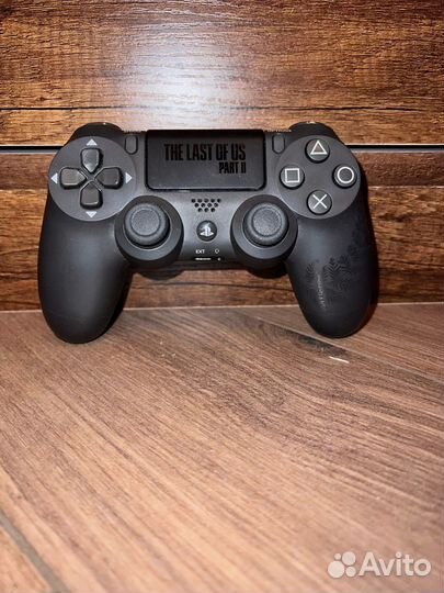 Продам PS4 pro (Last Of Us edition)