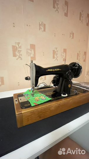 Швейная машина с электроприводом