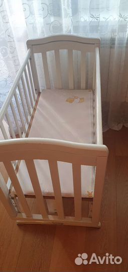 Кровать с маятником