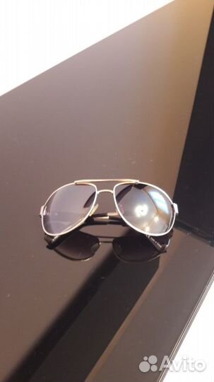 Очки солнцезащитные