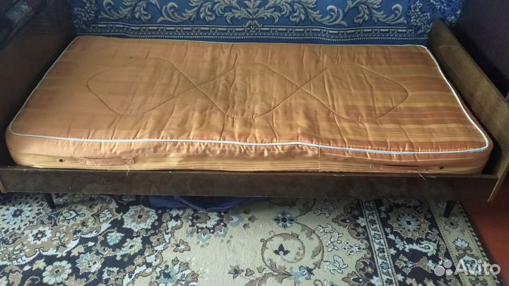 Кровать с матрасом бу