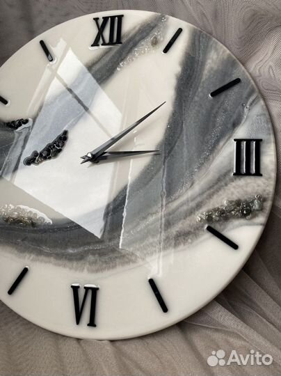 Часы настенные из эпоксидной смолы ручной работы