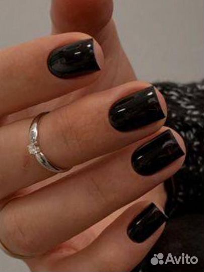 Модель на маникюр