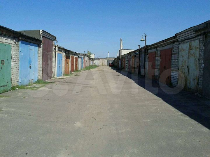 Гараж, > 30 м²