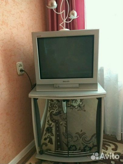 Телевизор Панасоник с тумбочкой