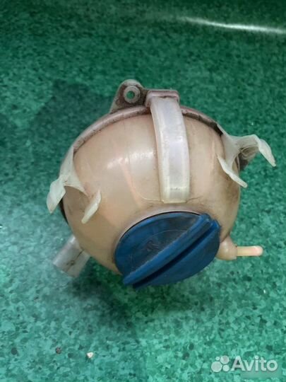 Расширительный бачок Volkswagen Jetta 5