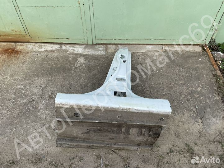 Стойка средняя левая и порог Solaris 1 (2010-2017)