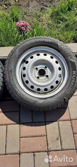 R14 Kumho WinterCraft Ice Wi51 175/65, PCD 4x100 DIA 10