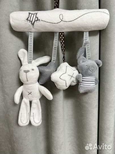 Подвеска на кроватку / музыкальная игрушка (новая)