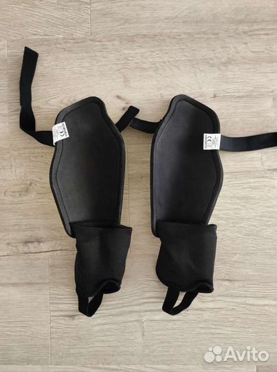 Щитки футбольные nike