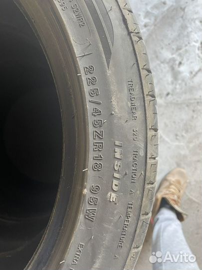 Rotalla Setula S-Race RU01 225/45 R18 95