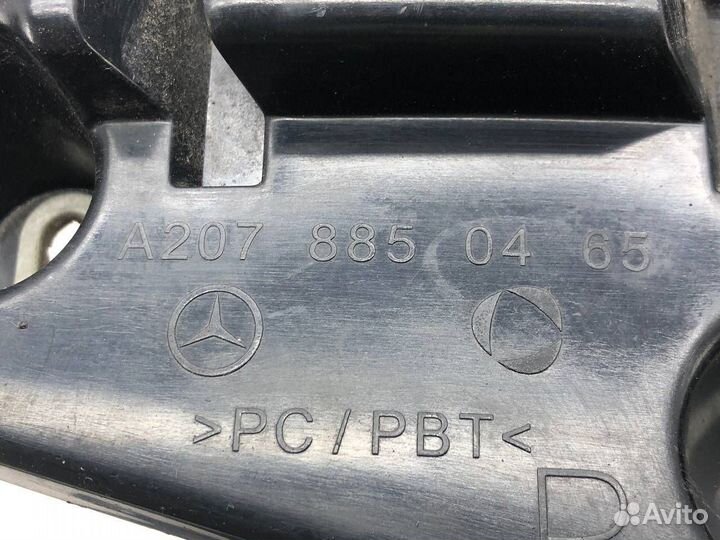 Кронштейн заднего бампера Mercedes W207