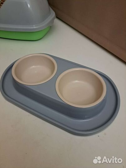 Лоток для кошек большой и миска для еды