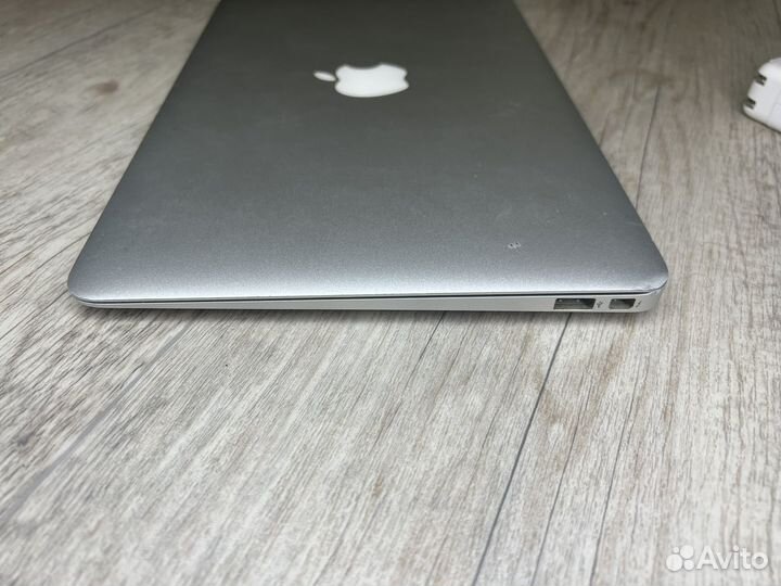 Apple MacBook Air 11 2011 4/128Gb