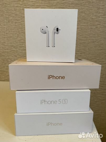 Коробки от iPhone и AirPods