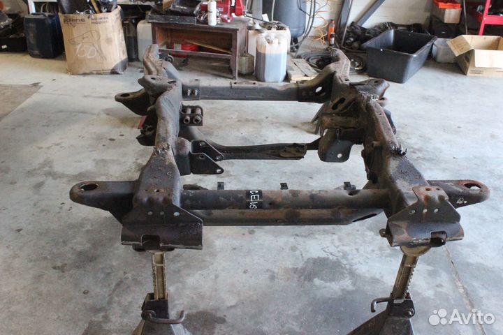 Рама передняя часть Cadillac Escalade GMT800