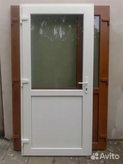 Дверь пластиковая