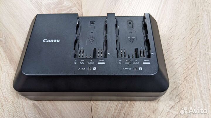 Зарядное устройство Canon CG-A10 Battery Charger