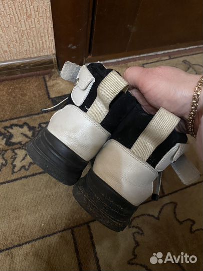 Продам ботинки подростковые