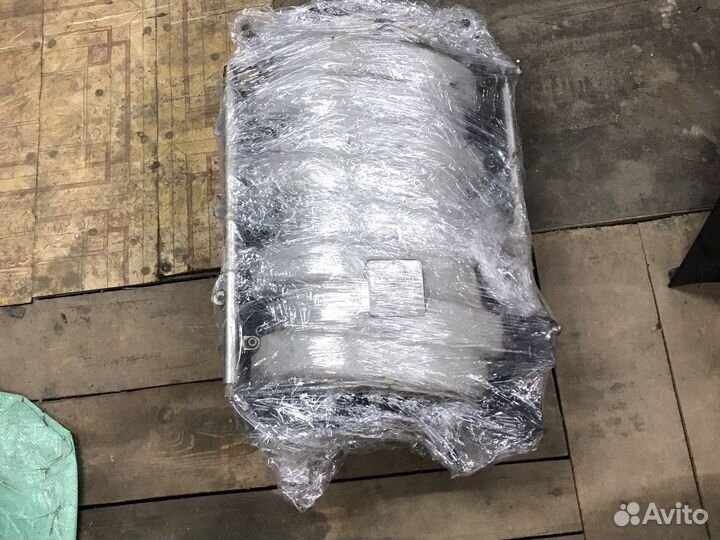 Коллектор впускной Мерседес мл 164 AMG 156 мотор