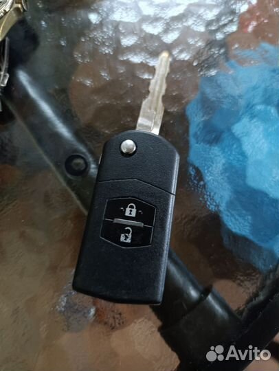 Ключ автомобильный Mazda 3