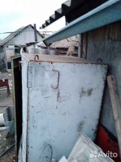 Железная дверь