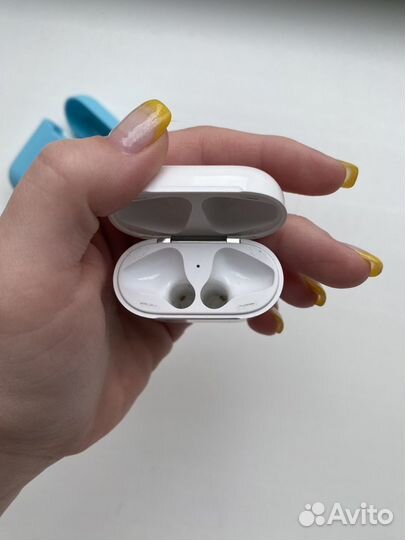 Кейс от airpods (и для 1, и для 2 поколения)