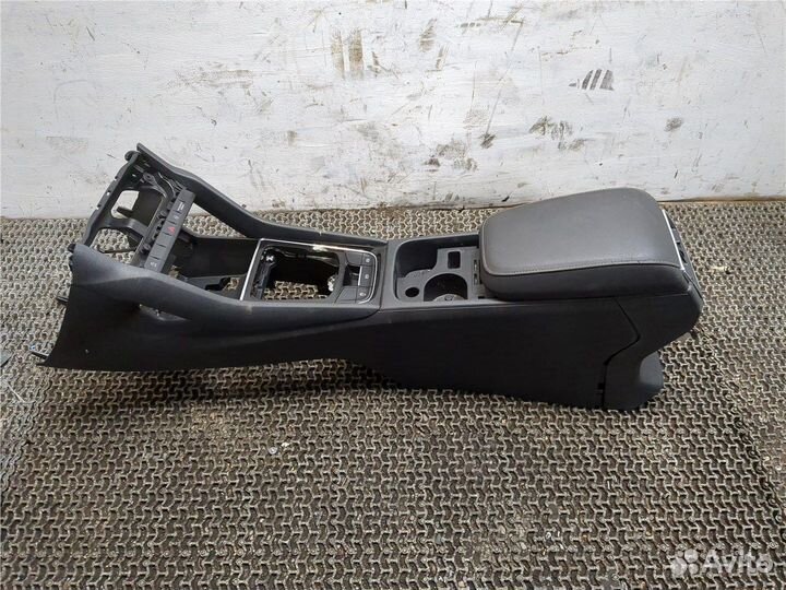 Консоль салона Skoda Karoq 2017, 2019