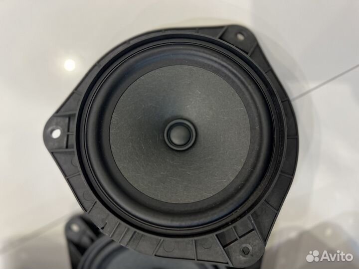 Автомобильные колонки на Джили Атлас 2021 года