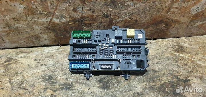 Блок предохранителей задний Opel Astra H 2004-2014