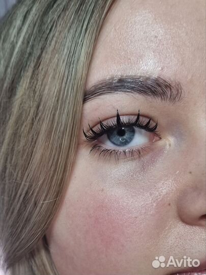 Наращивание ресниц, Оформление бровей