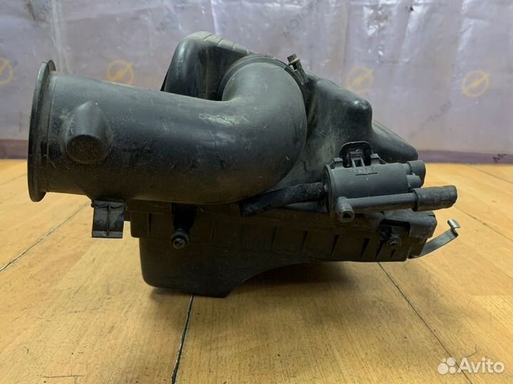 Корпус воздушного фильтра Opel Zafira A Z18XE