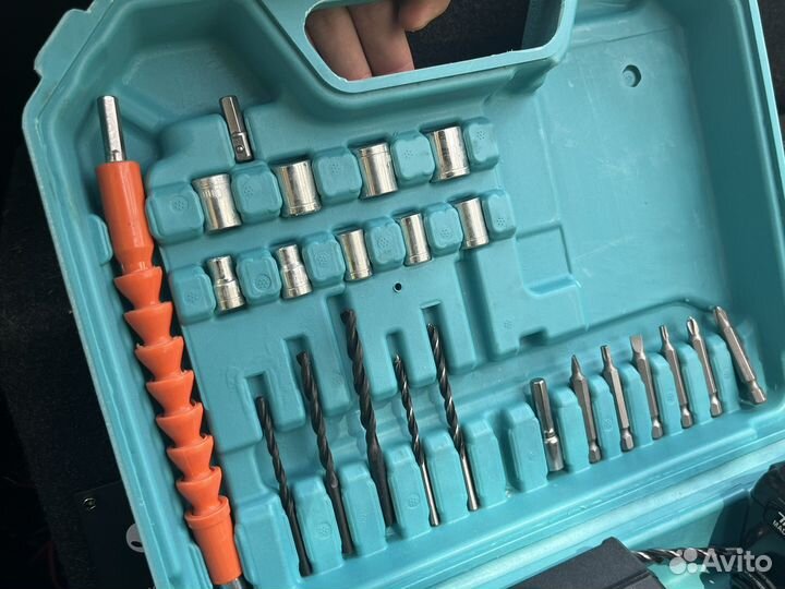 Шуруповерт makita новый