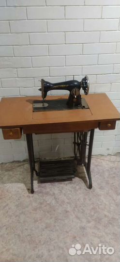Швейная машина(без станины) пмз имени Калинина (но